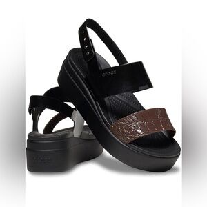 Crocs Women’s Brooklyn Low Wedges, Platform Sandals Size 9M